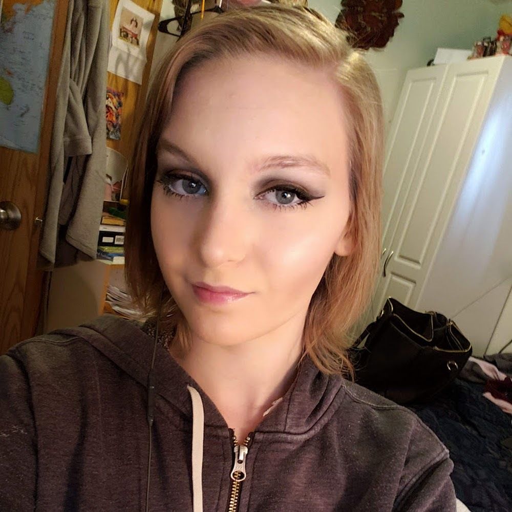 Meet your Posher, Lina